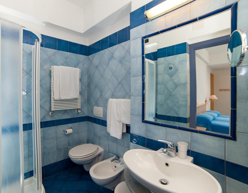 Hotel Villa Hermosa Ischia Bagian luar foto