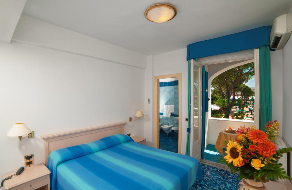 Hotel Villa Hermosa Ischia Bagian luar foto