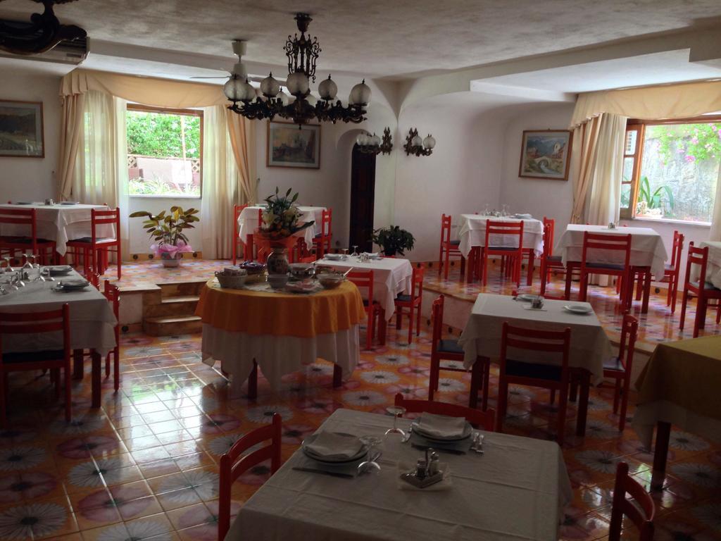 Hotel Villa Hermosa Ischia Bagian luar foto